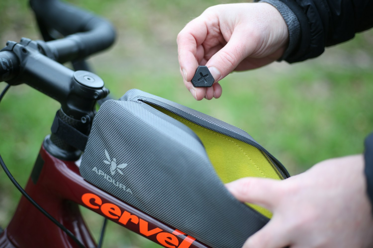 Sacoches Apidura Expedition Bolt-On Top Tube Pack (1L)