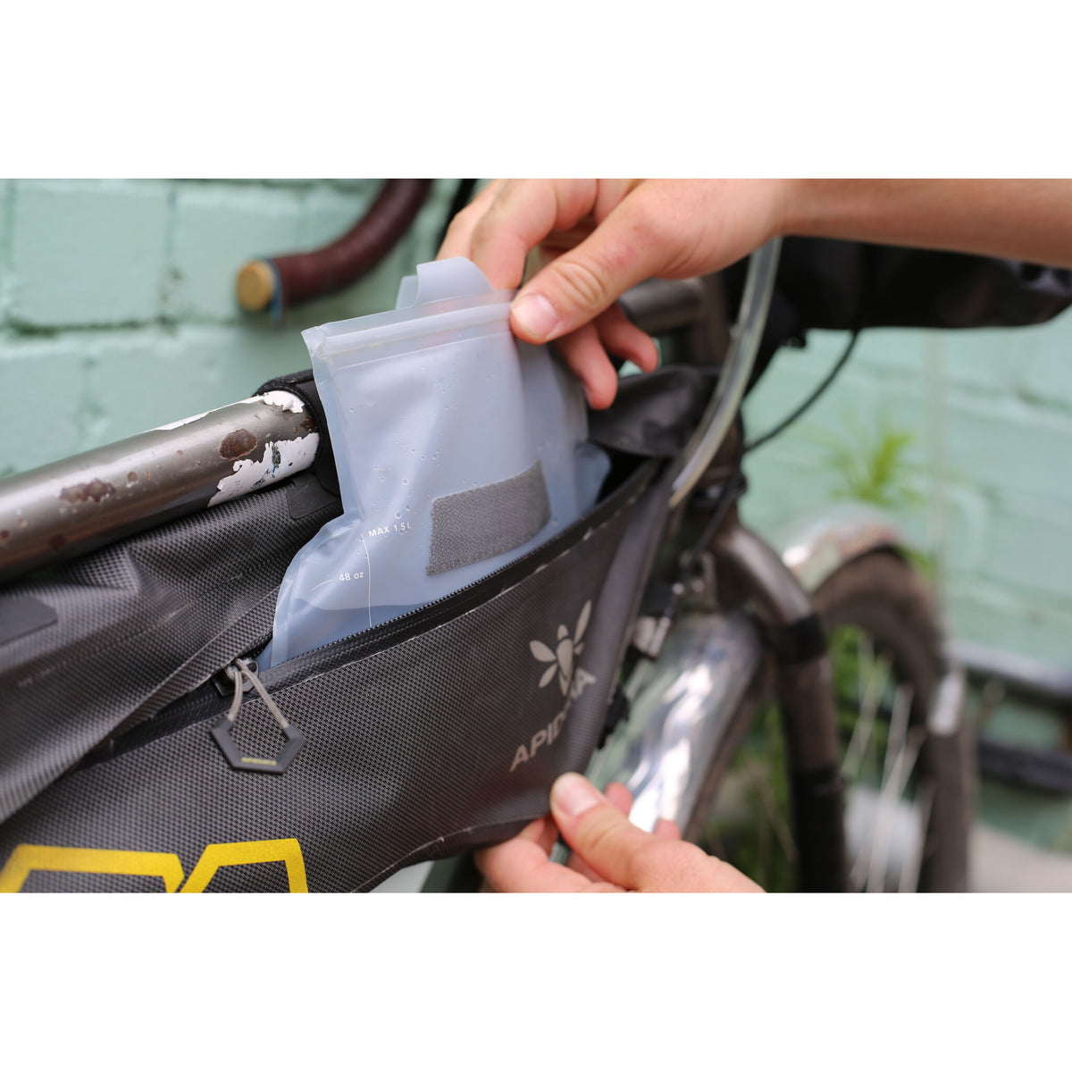 Sacoche de cadre APIDURA Frame Pack Hydration Bladder 1.5L
