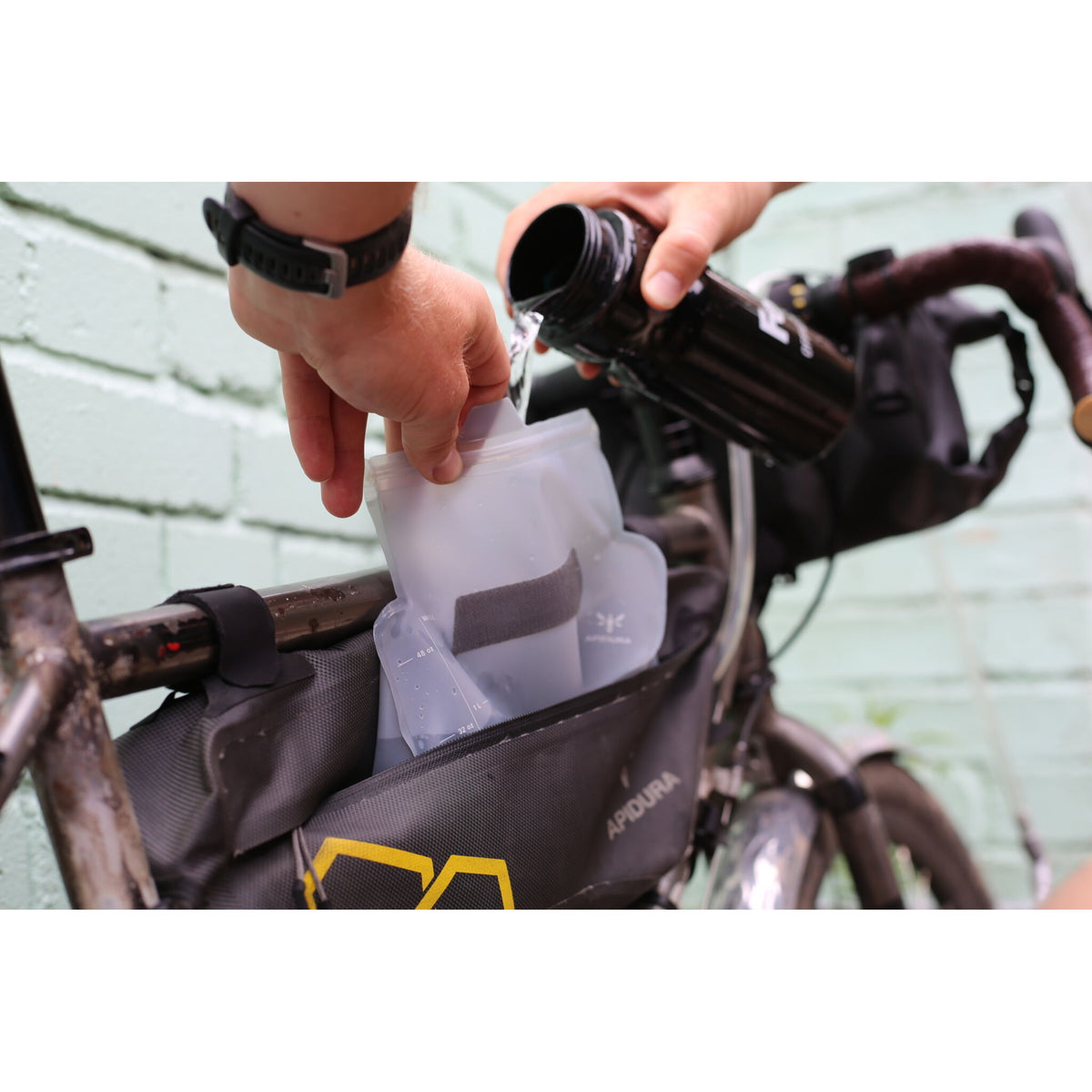 Sacoche de cadre APIDURA Frame Pack Hydration Bladder 1.5L