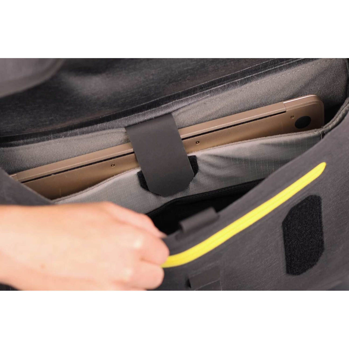 Sac banane APIDURA City Messenger 13in