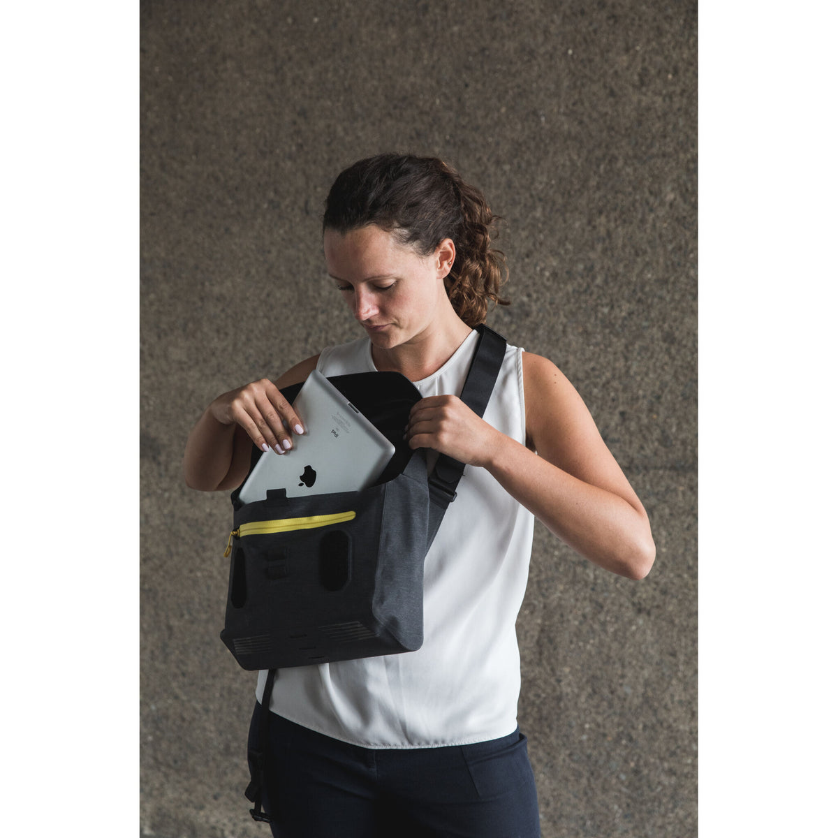 Sac banane APIDURA City Messenger 11in