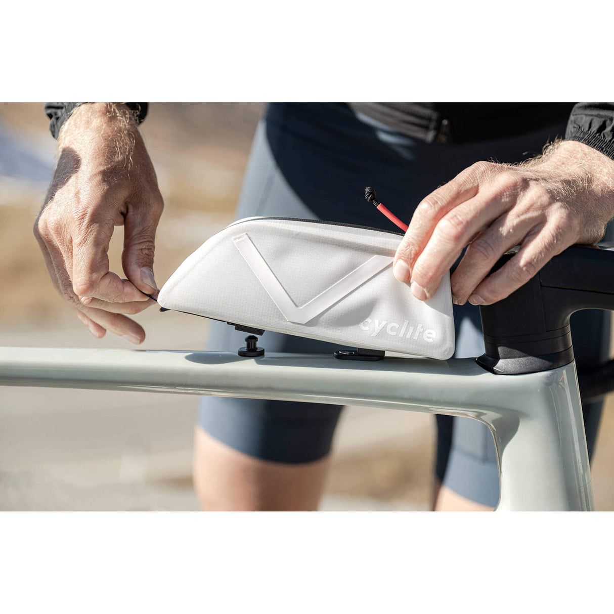 Support de sacoche Cyclite NANO BOLT de cadre / 01