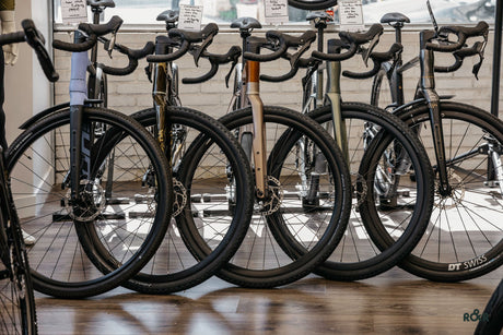 Location Vélo Gravel à Paris : Partez à l'aventure avec Routes & Roads