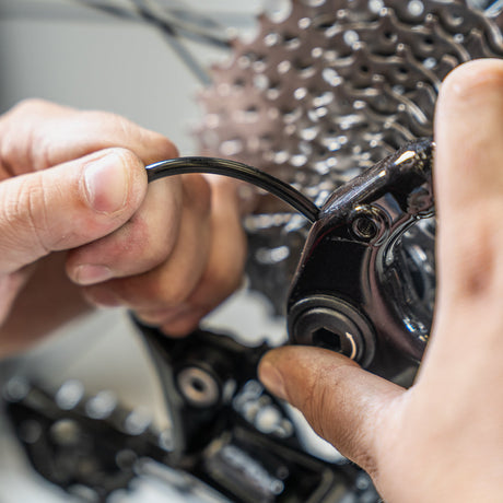 RÉVISION VÉLO, RÉPARATION VÉLO, ENTRETIEN VÉLO ET PRÉPARATION VÉLO GRAVEL POUR VOS AVENTURES URBAINES OU LONGUES DISTANCES.