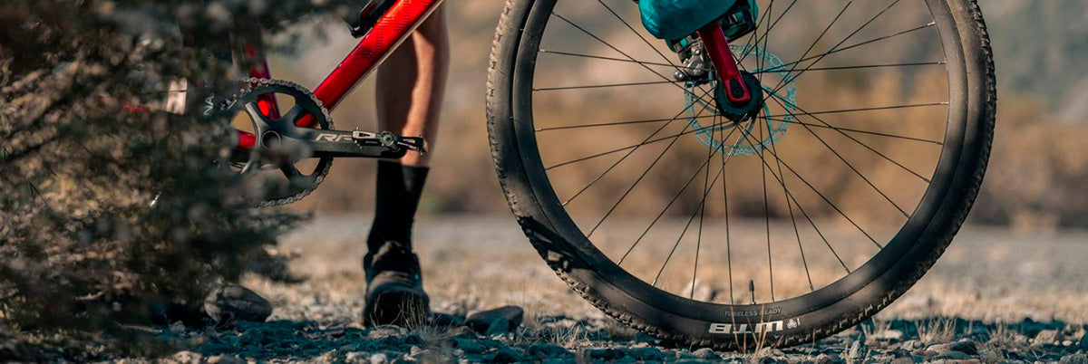 Pneus tubeless : montage et réparation en atelier