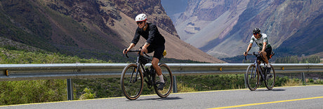 Quelle différence entre un vélo gravel et un vélo de route
