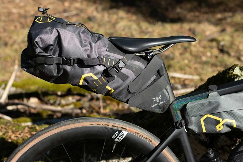 Sacoches vélo Apidura pour le gravel bike et les longues distances