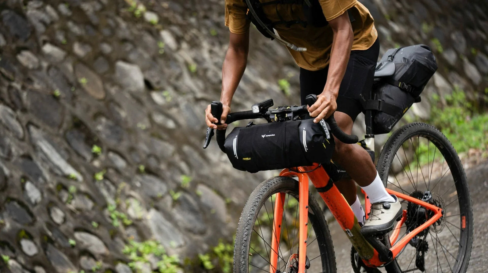 Sacoches vélo bikepacking APIDURA à Paris 13 : modèles EXPÉDITION, AERO SYSTEM et RACING