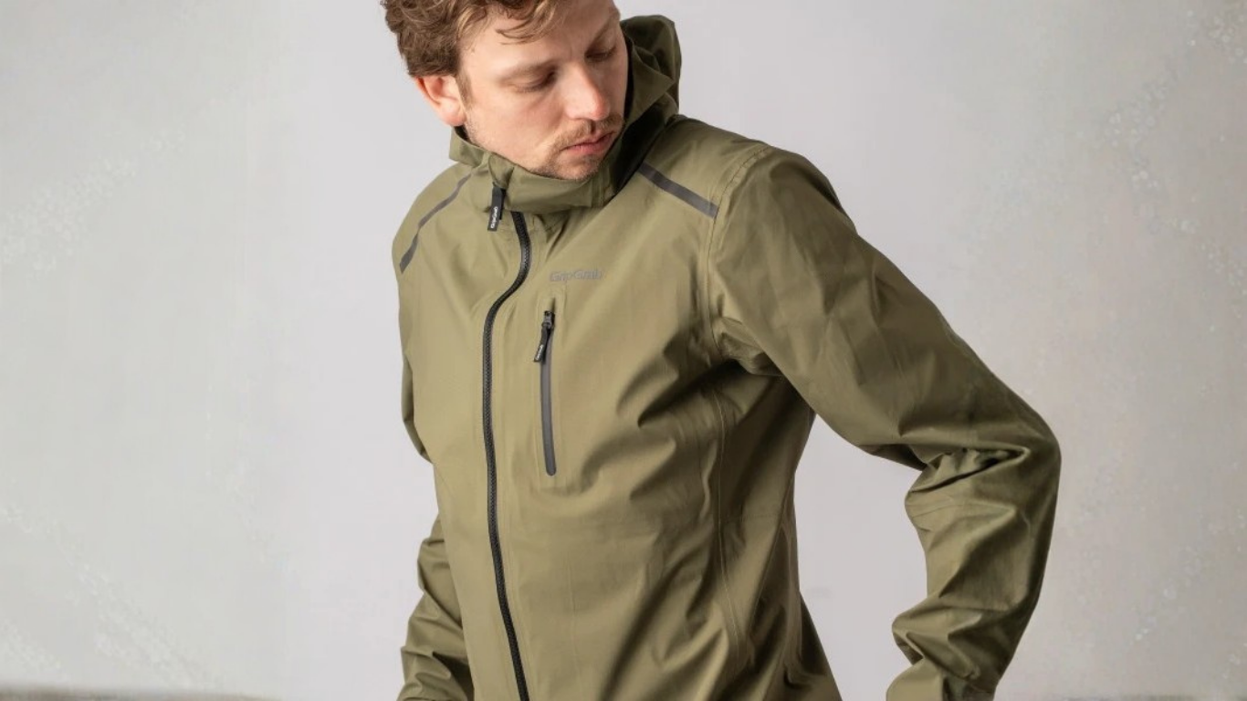 Veste GripGrab EXPLR : la bonne couche pour rouler quand la météo change
