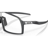 Lunettes Oakley Sutro Matte Carbon, Clear to Black Iridium Photo