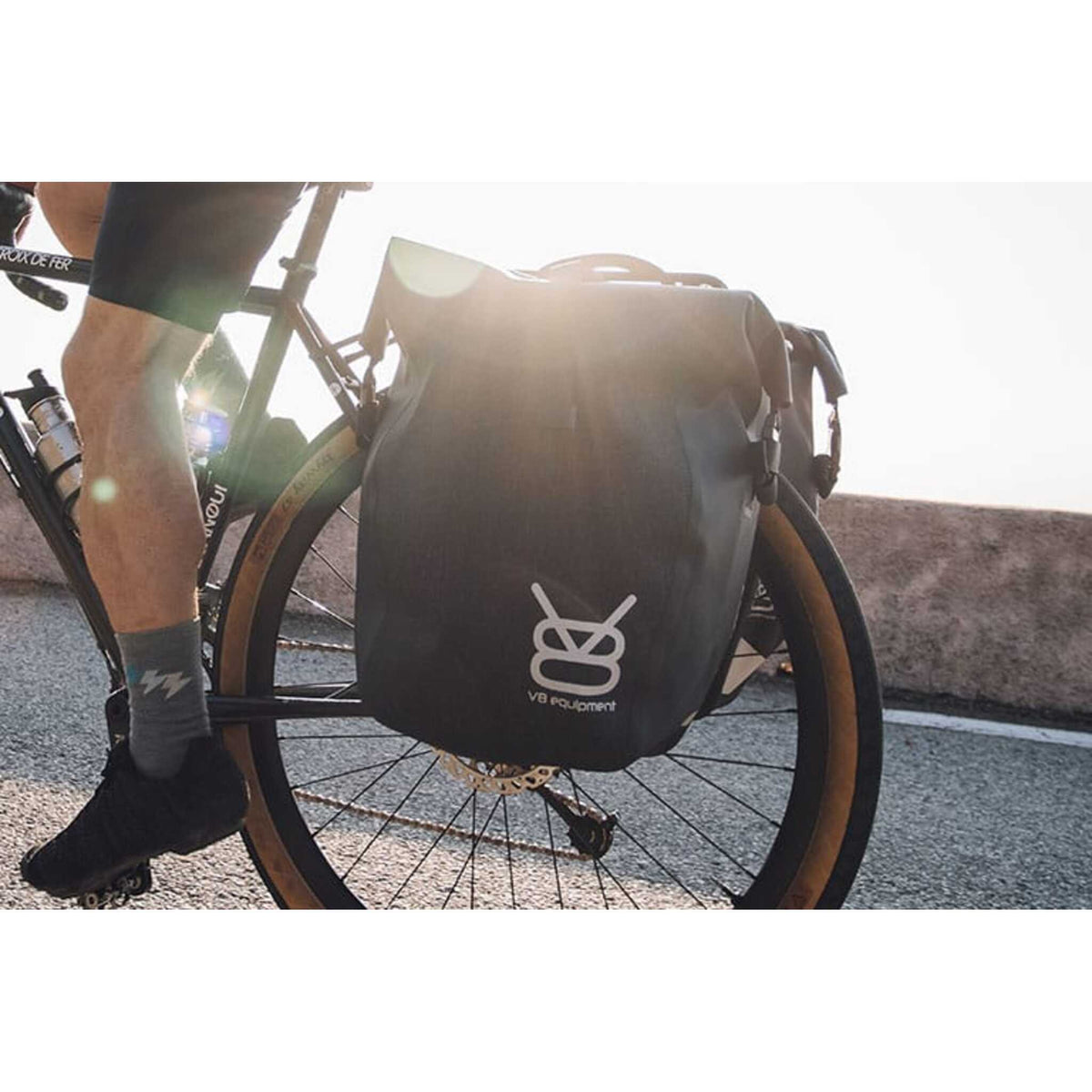 V8 Concepts Pan Luggage Rack Bag