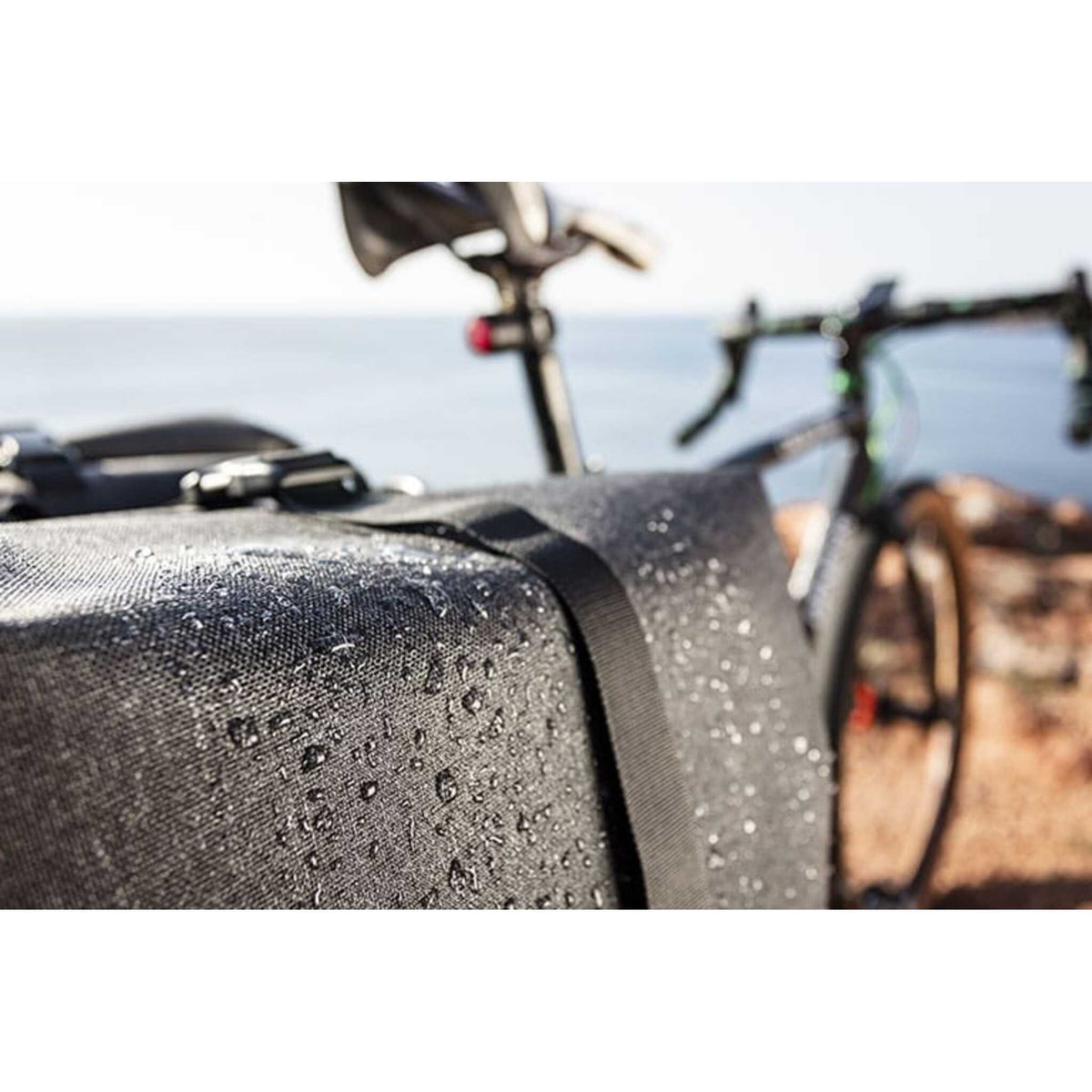 V8 Concepts Pan Luggage Rack Bag